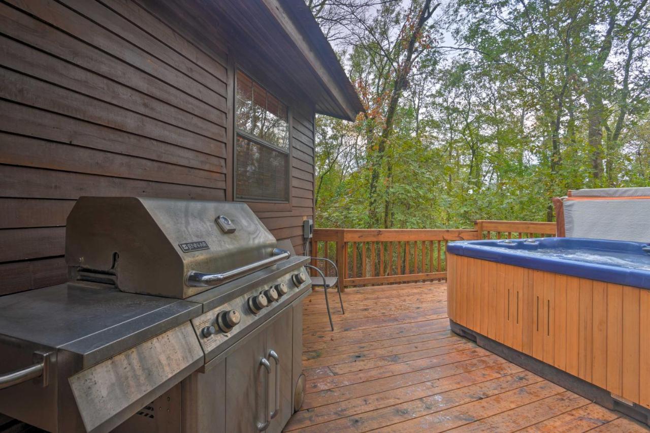 Вилла Hochatown Hideaway With Hot Tub, Grill And Fire Pit! Stephens Gap Экстерьер фото